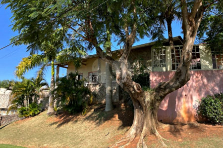 Casa à venda com 4 quartos, sendo 3 suítes,  no condomínio Terras de Santa Teresa, Itupeva - SP