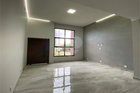 Casa à venda com 2 quartos, sendo 1 suíte, no condomínio Residencial Jardim, Sorocaba - SP