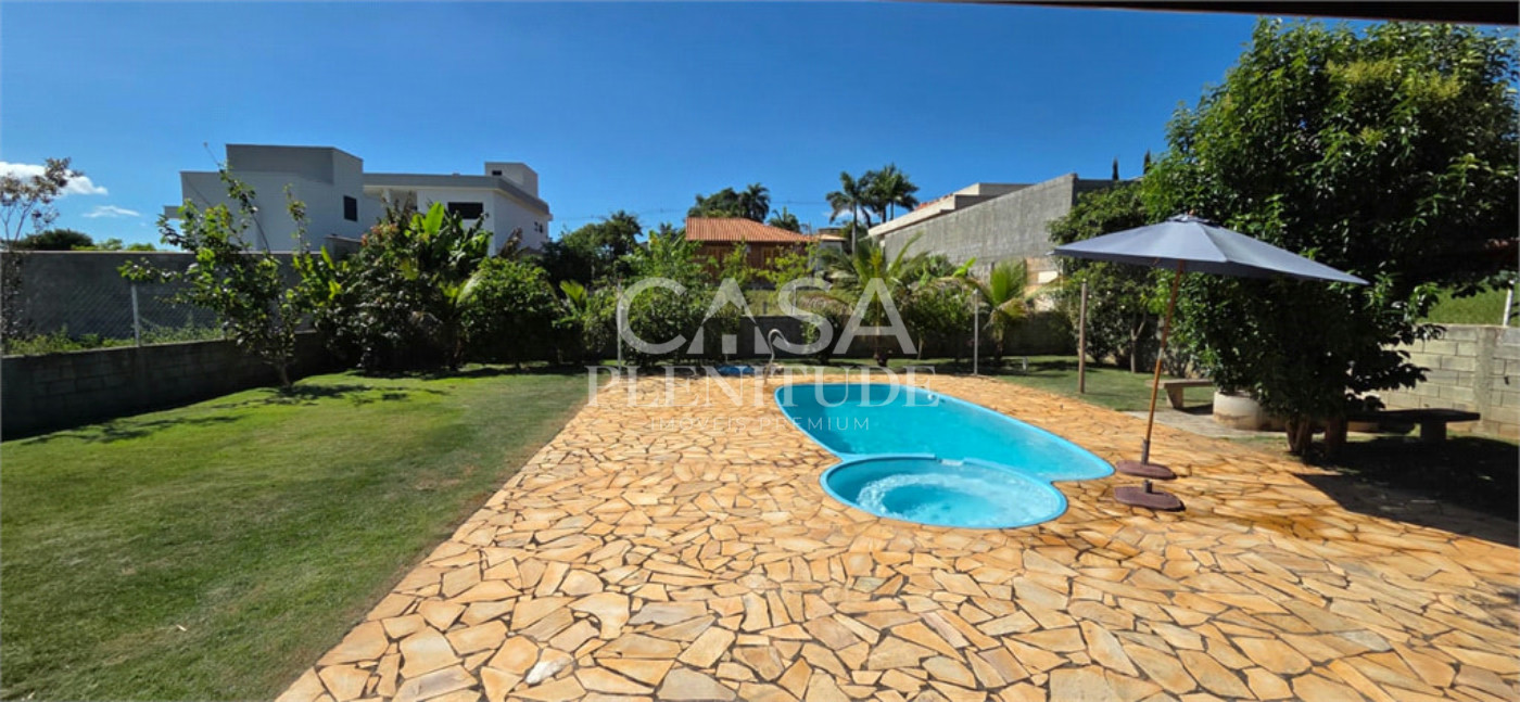 Casa em condomínio à venda ou para alugar com 3 quartos, sendo 1 suíte,  em Village da Serra, Araçoiaba da Serra, SP