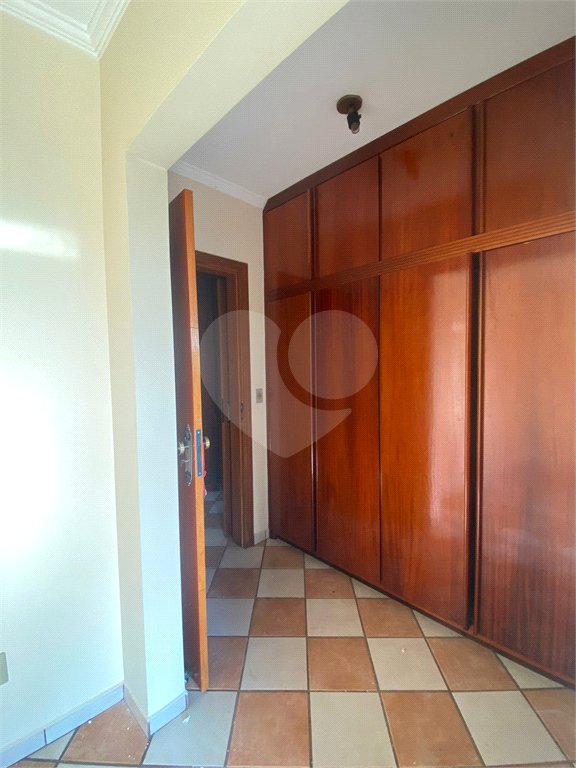 Casa à venda com 3 quartos, sendo 1 suíte, no condomínio Estância Marambaia, Vinhedo - SP