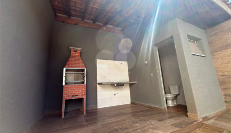 Casa Térrea à venda com 2 quartos, sendo 1 suíte,  em Jardim Imperial, Atibaia, SP