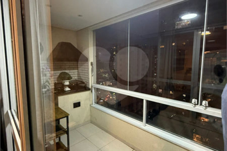 Apartamento à venda com 3 quartos, sendo 2 suítes,  em Vila Andrade, São Paulo, SP