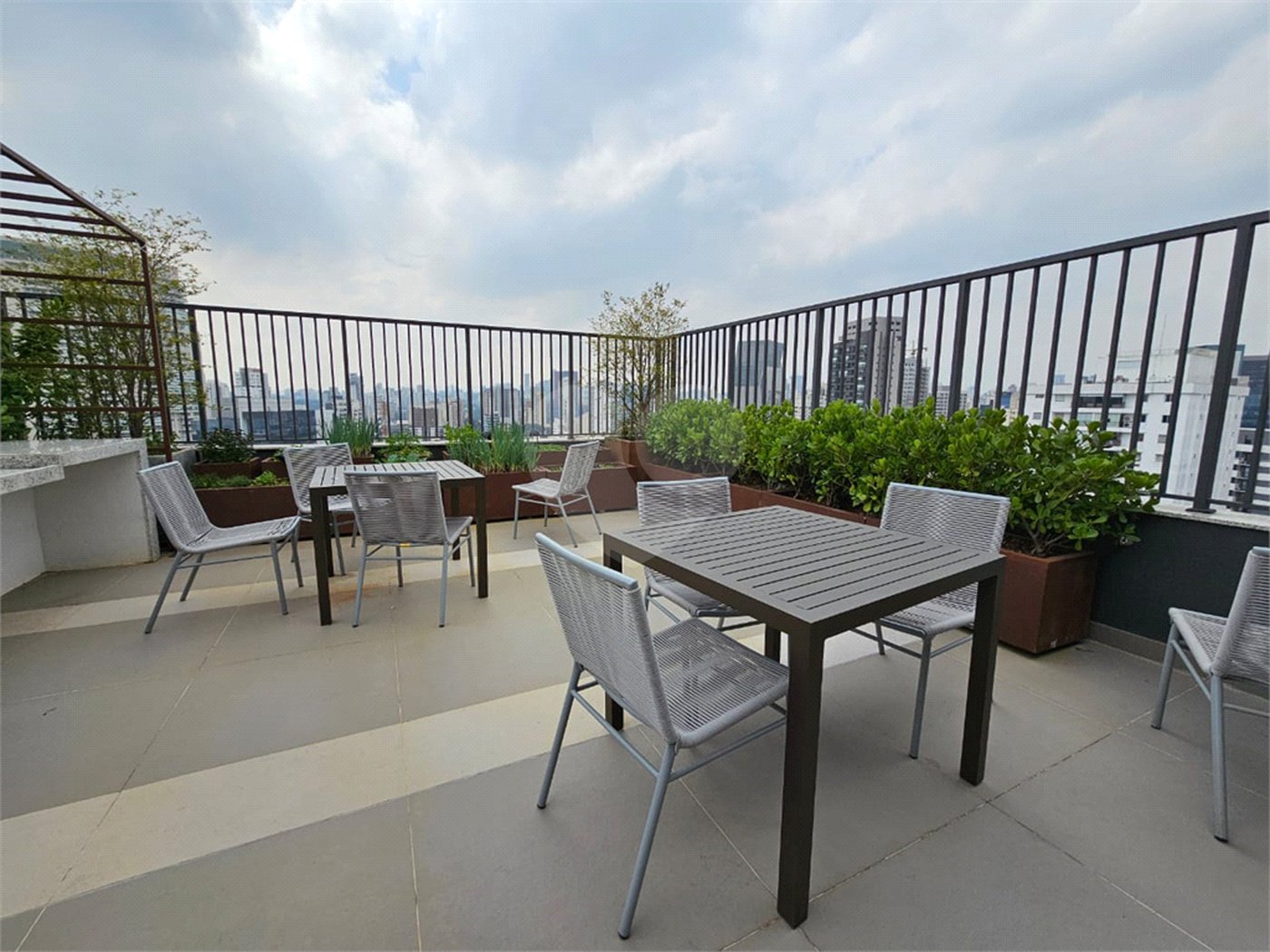 Apartamento à venda ou para alugar com 1 quarto em Pinheiros, São Paulo, SP
