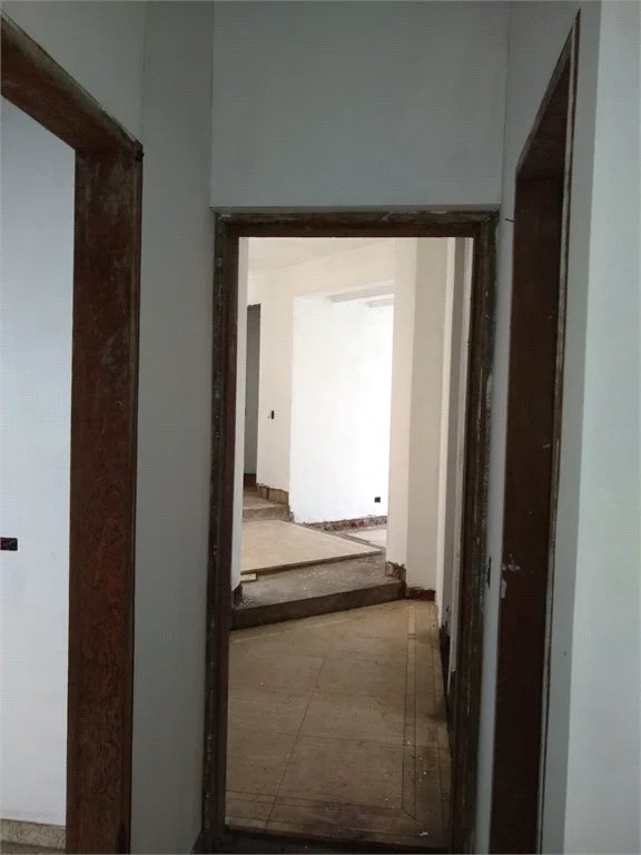 Sobrado à venda com 4 quartos, sendo 3 suítes, em Morumbi, São Paulo, SP