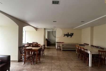 Apartamento à venda com 2 quartos em Moema, São Paulo, SP