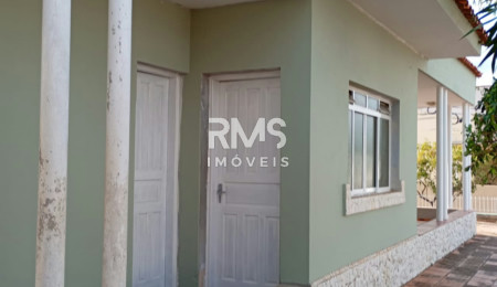 Casa à venda ou para alugar com 3 quartos, sendo 1 suíte,  no Centro, Angatuba, SP