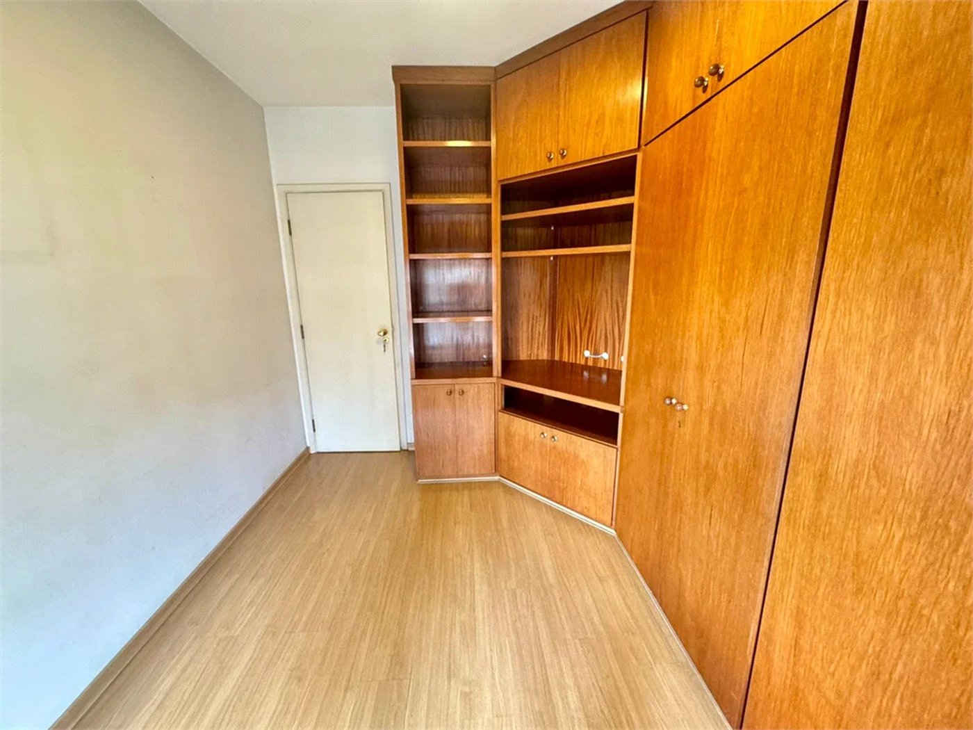 Apartamento à venda com 4 quartos, sendo 2 suítes, em Pinheiros, São Paulo, SP