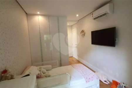 Casa à venda com 3 suítes no condomínio Metropolitan, São Paulo - SP
