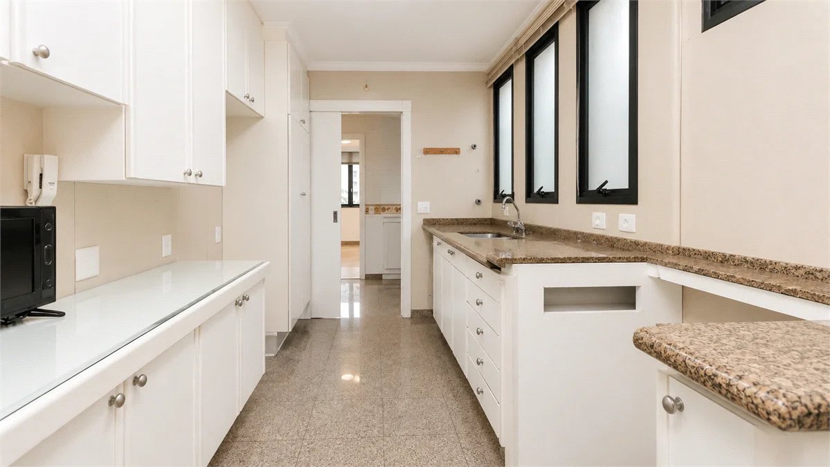 Apartamento à venda com 4 quartos, sendo 2 suítes, em Brooklin Paulista, São Paulo, SP