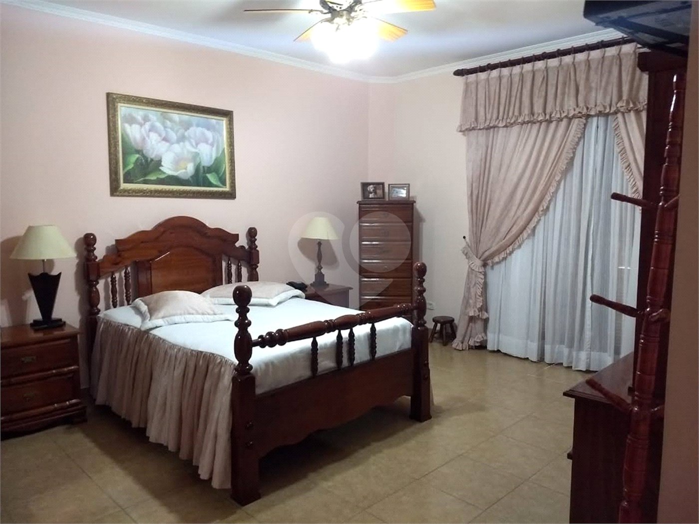 Casa à venda com 4 quartos, sendo 2 suítes, em Vila Petrópolis, Atibaia, SP