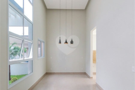 Casa à venda com 3 quartos, sendo 1 suíte,  no condomínio Vila Ytu, Indaiatuba - SP