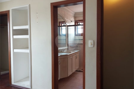Casa à venda com 3 quartos, sendo 1 suíte, em Vila Nivi, São Paulo, SP