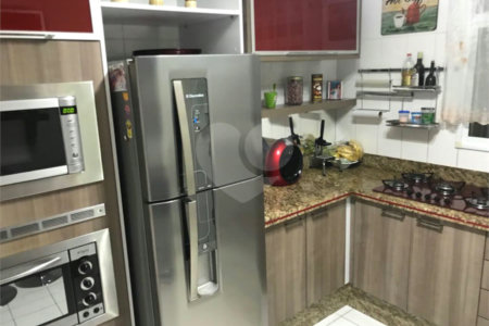Casa à venda com 4 quartos, sendo 3 suítes,  no condomínio Villa das Flores, Mogi das Cruzes - SP