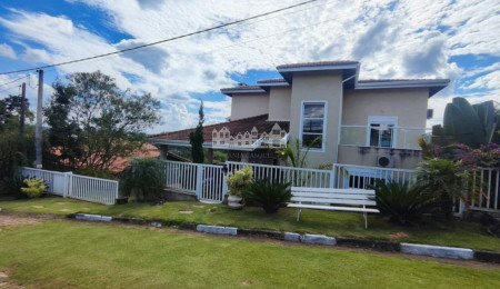 Casa à venda com 6 suítes no condomínio Portal Ouro Verde, Atibaia - SP