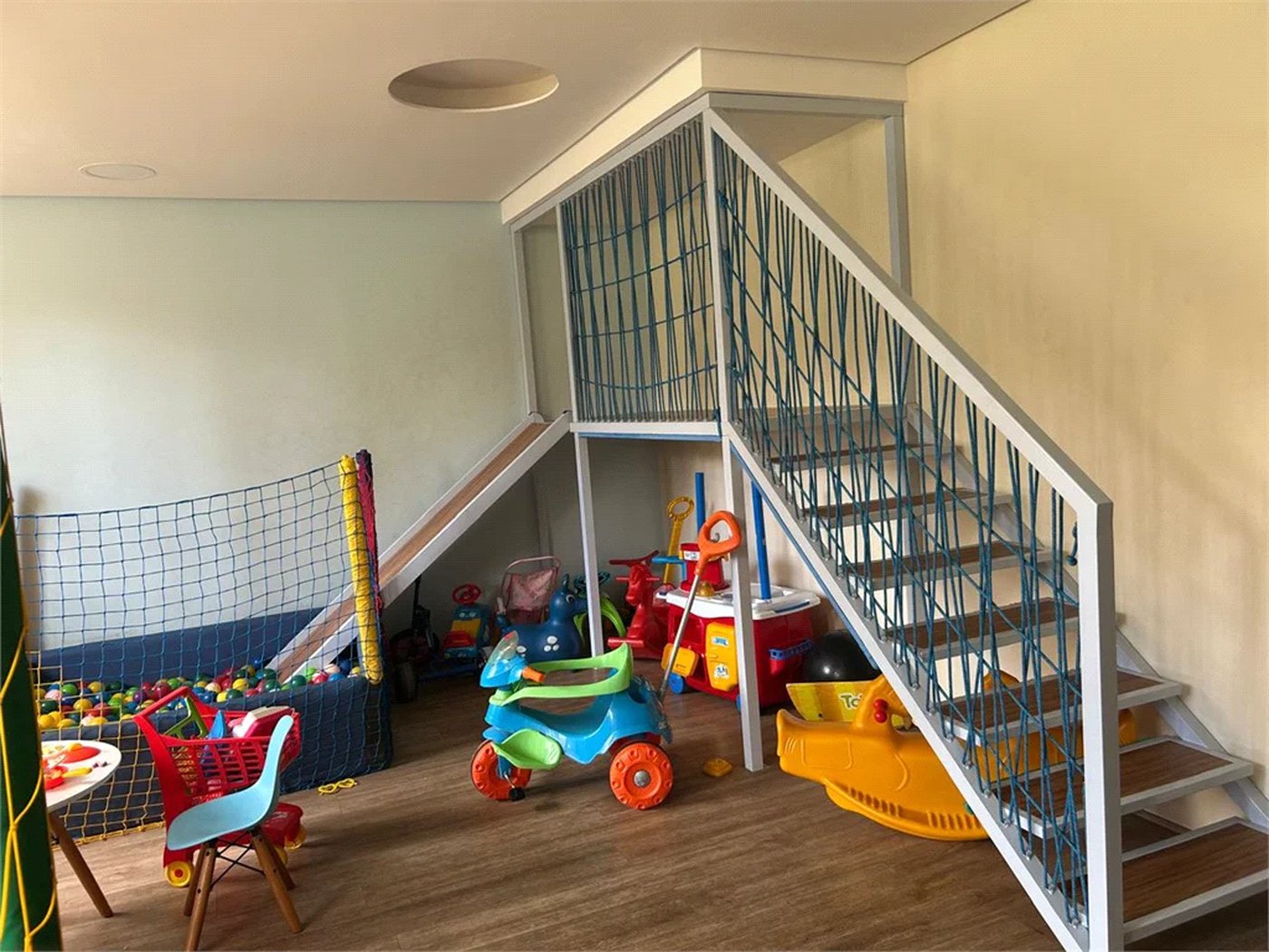 Apartamento para alugar com 3 quartos, sendo 1 suíte, em Pinheiros, São Paulo, SP