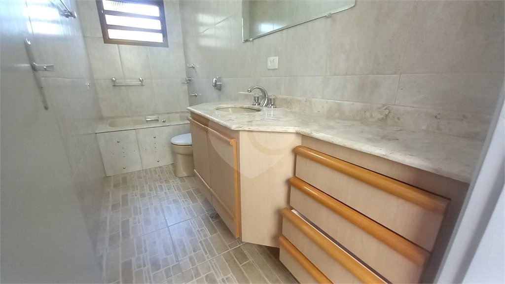 Sobrado à venda com 4 quartos, sendo 2 suítes, em Tremembé, São Paulo, SP