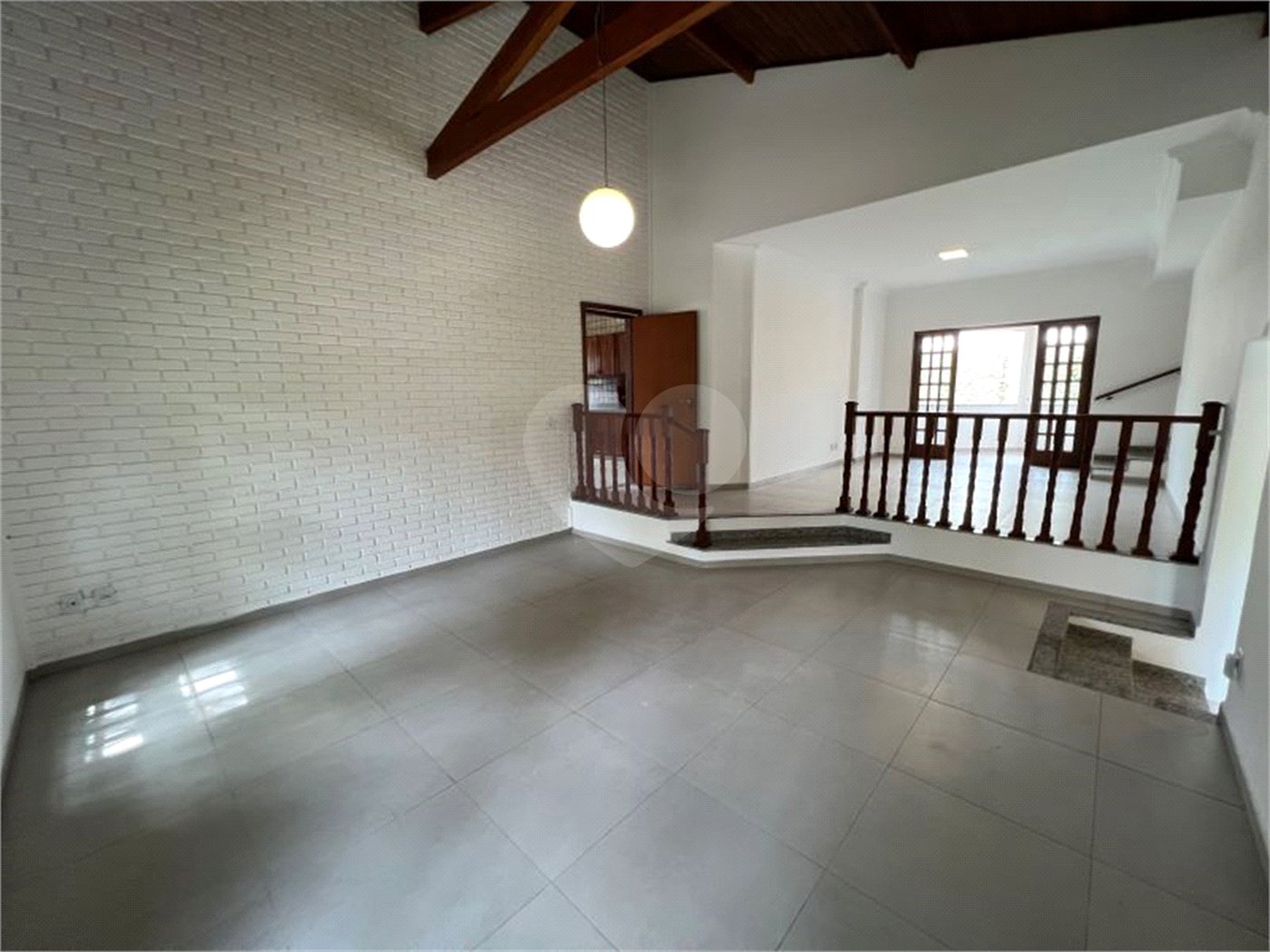 Casa à venda ou para alugar com 4 quartos, sendo 3 suítes, no condomínio Estância Marambaia, Vinhedo - SP