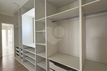 Casa à venda com 3 suítes no condomínio Belvedere II, Votorantim - SP