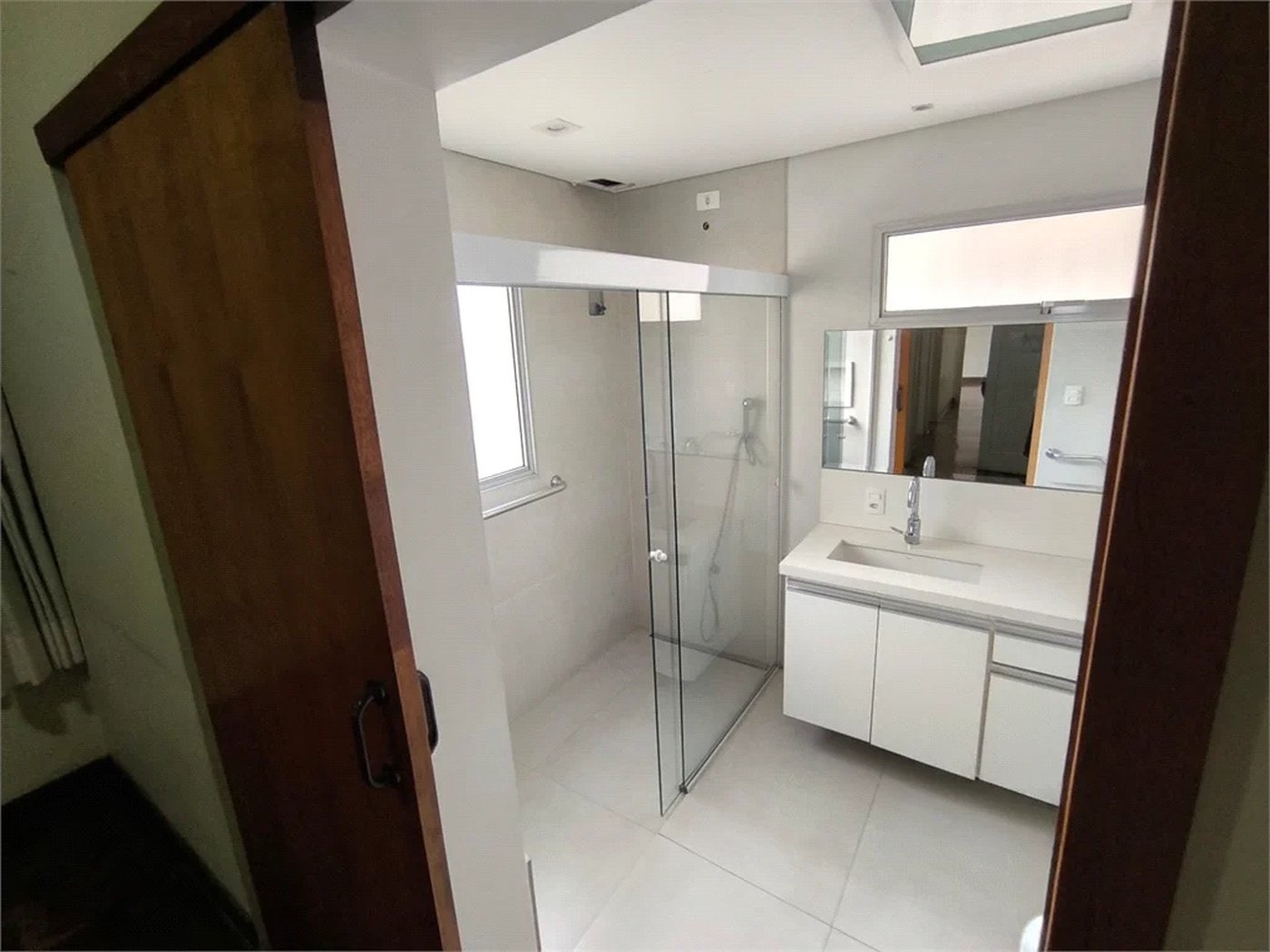 Sobrado à venda com 5 quartos, sendo 1 suíte, em Jardim Trussardi, São Paulo, SP