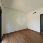 Casa à venda com 3 suítes no condomínio Via Castelli, Louveira - SP