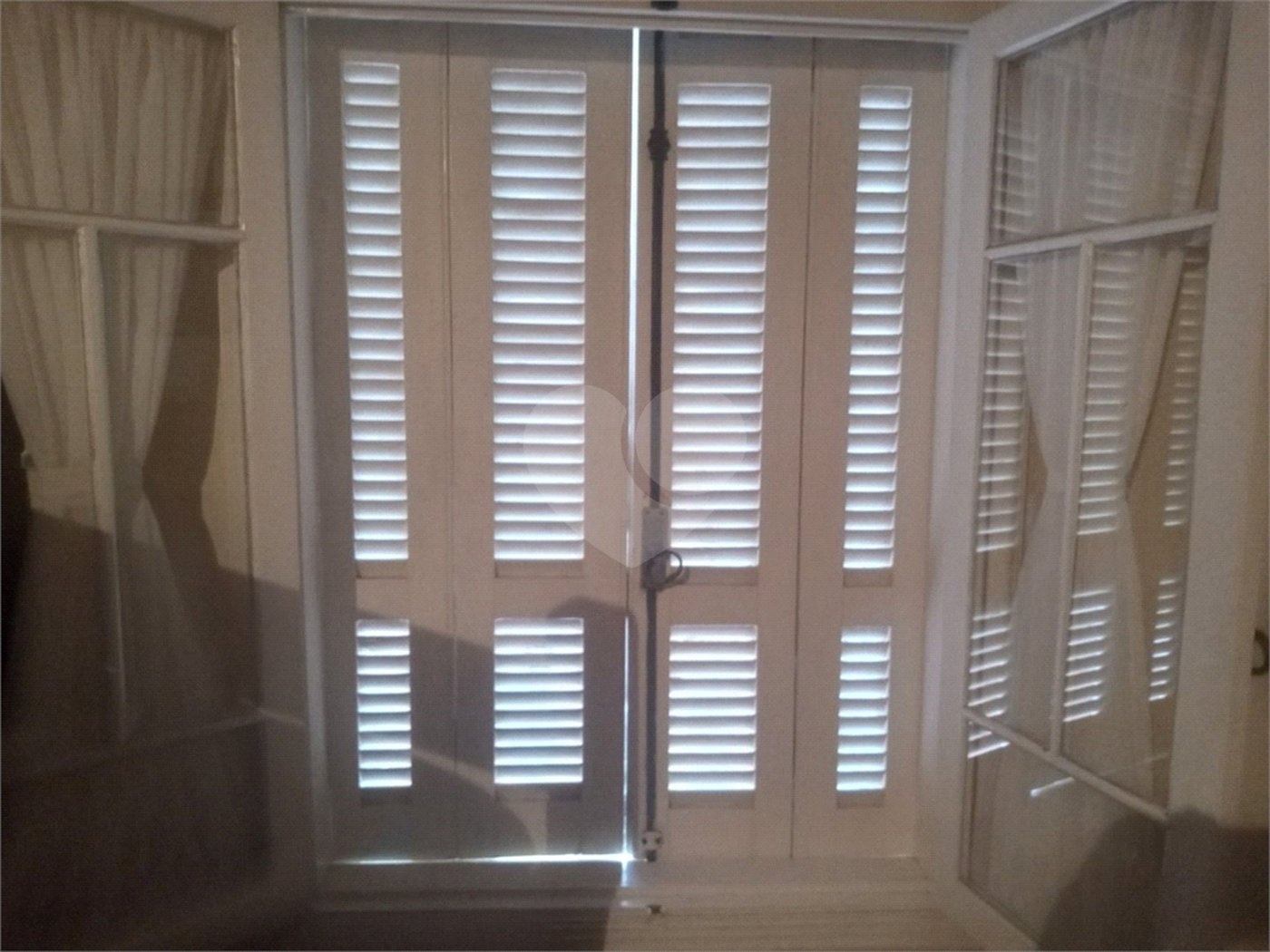 Chácara à venda com 7 quartos, sendo 3 suítes, em Saboó, São Roque, SP