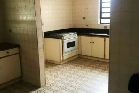 Casa/ Sobrado Amplo no Boqueirão/ Santos/SP