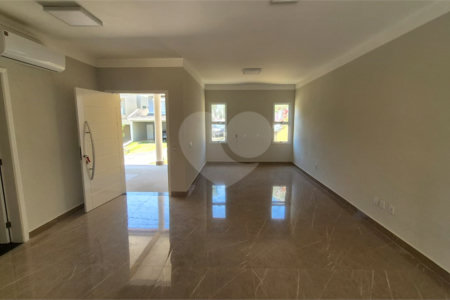 Casa à venda com 3 suítes no condomínio Residencial Villa Di Treviso, Vinhedo - SP