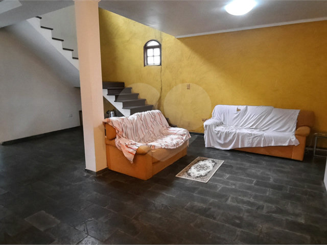 Casa à venda com 3 quartos, sendo 1 suíte,  no condomínio Alpes da Cantareira, Mairiporã - SP