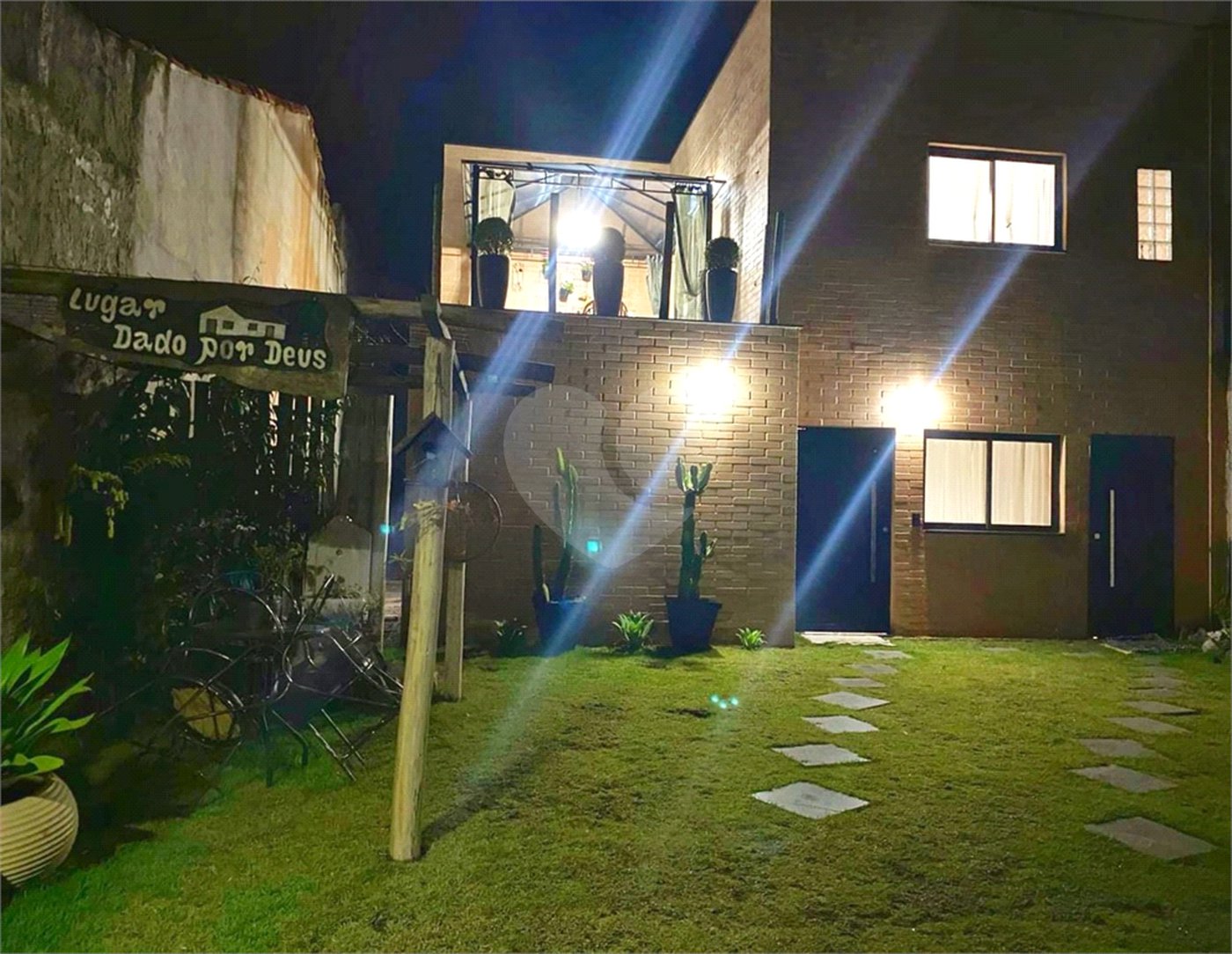 Casa à venda com 5 quartos, sendo 3 suítes,  em Jardim dos Pinheiros, Atibaia, SP