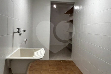 Casa à venda ou para alugar com 5 quartos, sendo 2 suítes, no condomínio Fazenda São Joaquim, Vinhedo - SP