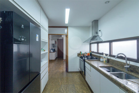 Apartamento à venda com 4 quartos, sendo 3 suítes, em Campo Belo, São Paulo, SP