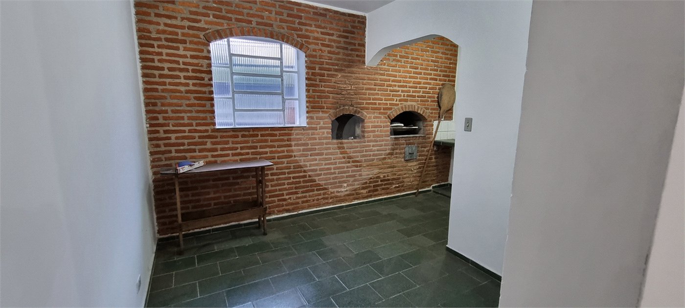 Casa à venda com 3 quartos, sendo 1 suíte,  em Jardim Rosa Maria, São Paulo, SP