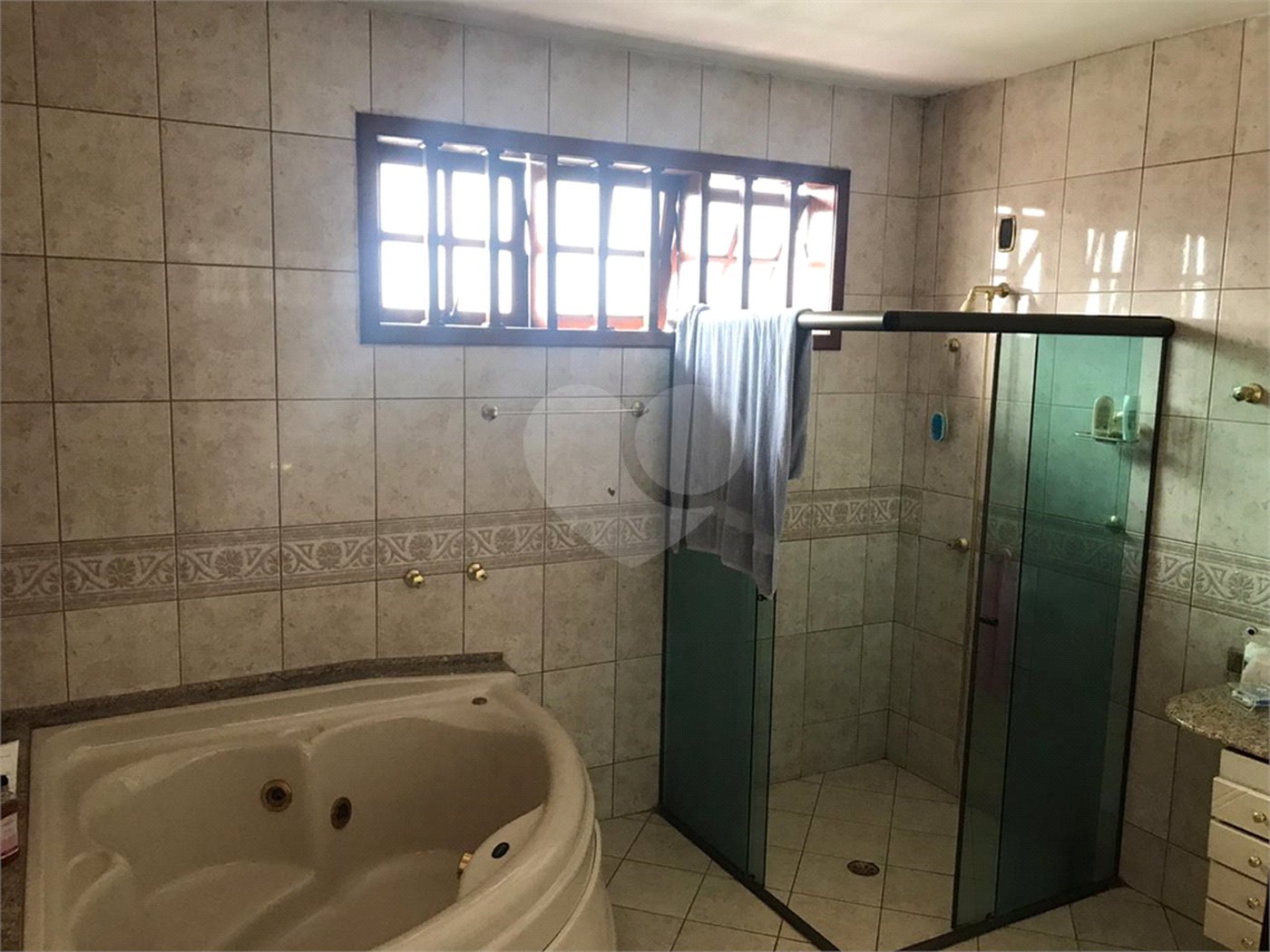 Casa à venda com 2 quartos, sendo 3 suítes, em Vila Oliveira, Mogi das Cruzes, SP