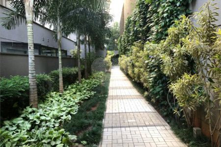 STUDIO REFORMADO E MOBILIADO NA REPUBLICA