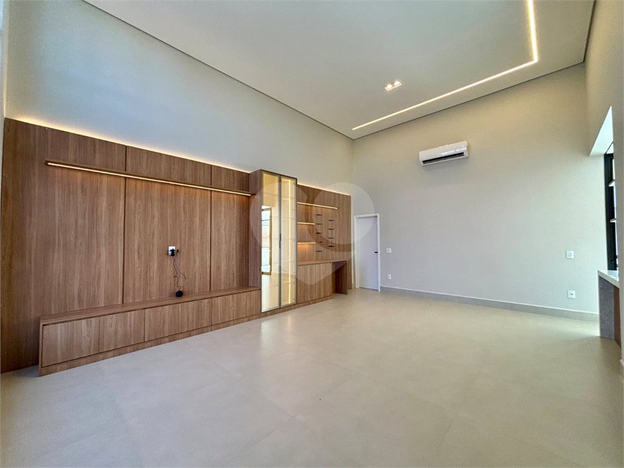 Casa à venda com 3 suítes no condomínio Residencial Dona Maria Candida, Indaiatuba - SP