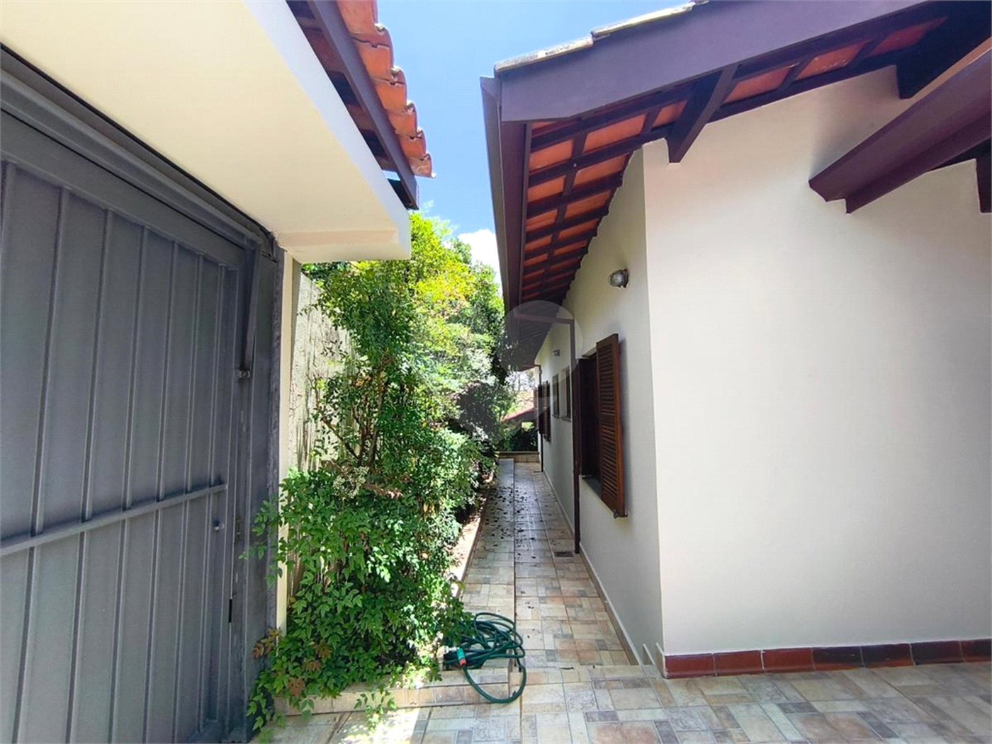 Casa à venda com 4 quartos, sendo 2 suítes, em Jardim Santa Bárbara, Atibaia, SP