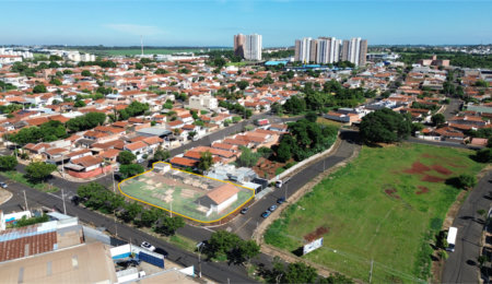 Terreno à venda em Parque Laranjeiras, Araraquara, SP