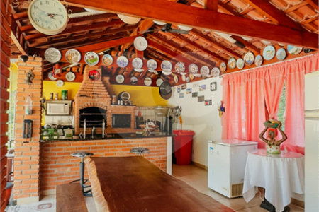 Casa à venda com 4 suítes no condomínio Monte Belo, Salto - SP