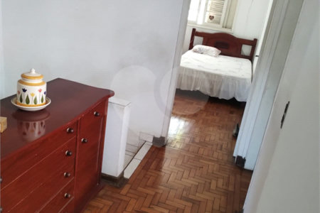 Sobrado à venda com 3 quartos no Centro, Jarinu, SP