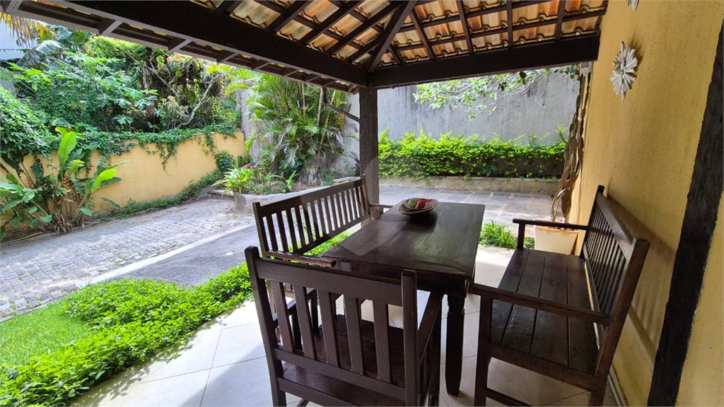 Casa à venda com 5 quartos, sendo 4 suítes,  em Geribá, Armação dos Búzios, RJ