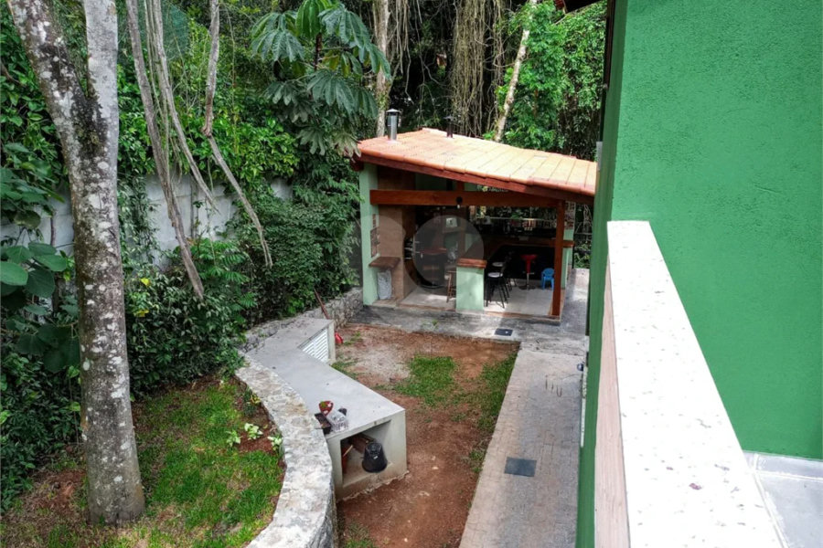 Casa à venda ou para alugar com 5 quartos, sendo 4 suítes, no condomínio Associação Reserva das Hortênsias, Mairiporã - SP