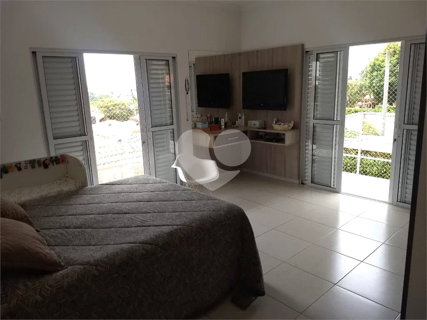 Casa à venda com 3 quartos, sendo 1 suíte, no condomínio Acmti - Colinas do Mosteiro, Terras de Itaici e Recanto dos Pássaros, Indaiatuba - SP