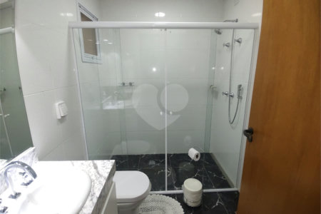 Casa à venda com 2 suítes no condomínio Morada das Hortênsias, São Paulo - SP