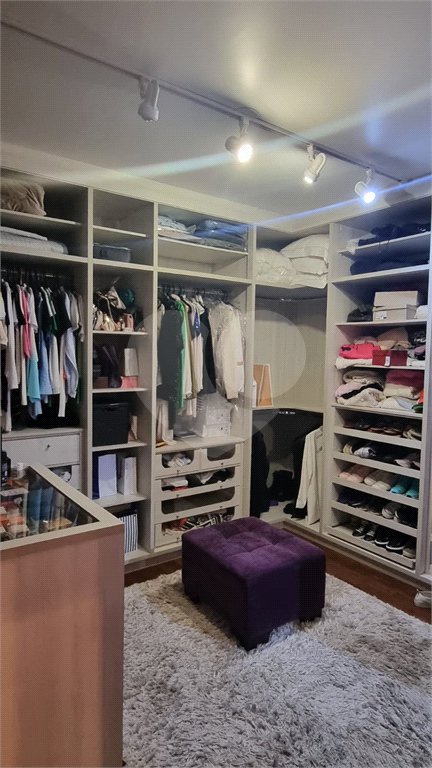 Casa à venda com 3 suítes no condomínio Residencial dos Lagos, Itupeva - SP
