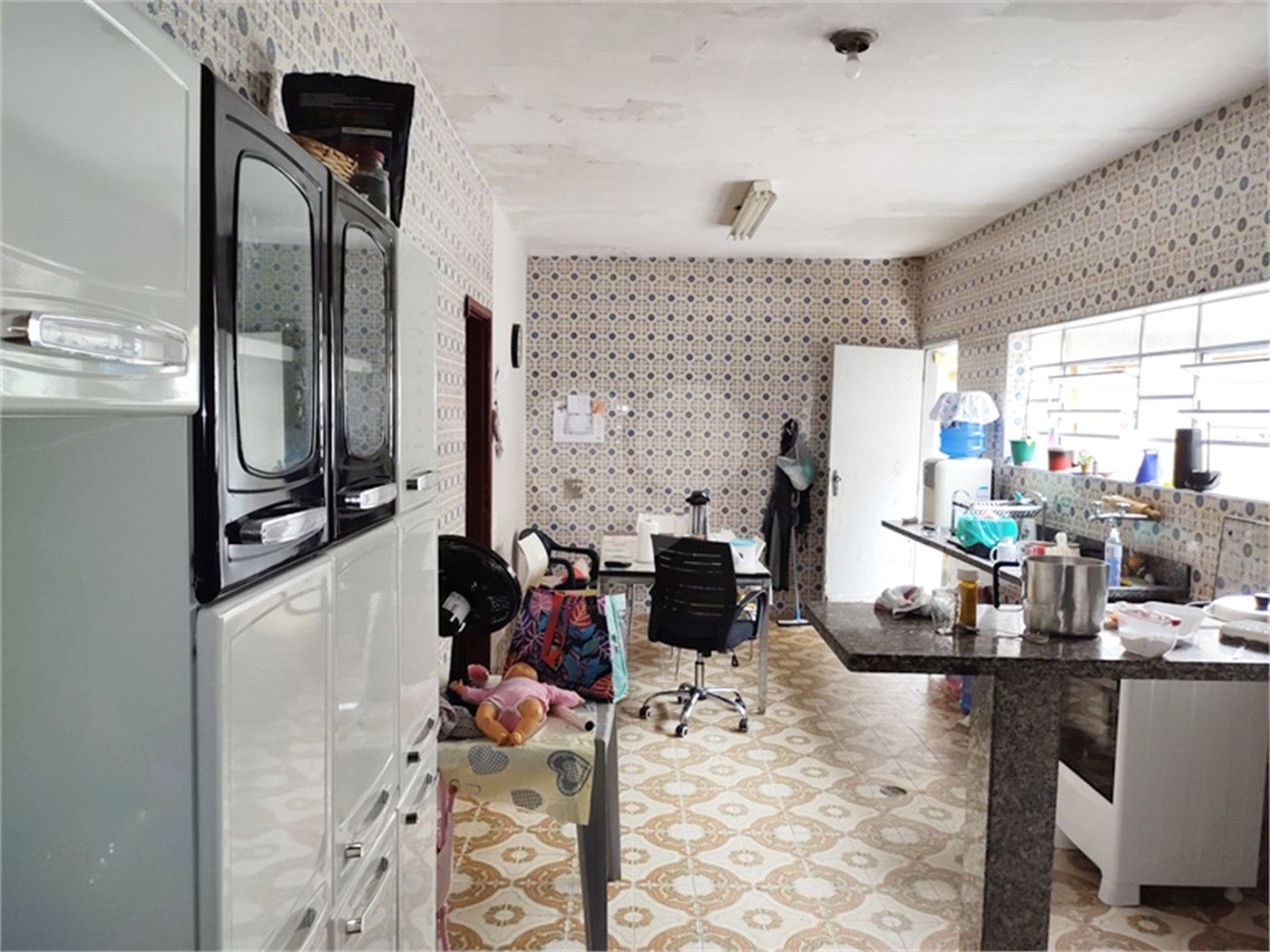 Prédio à venda com 4 quartos, sendo 1 suíte, em Tremembé, São Paulo, SP