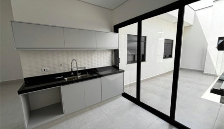 Casa à venda com 3 quartos, sendo 1 suíte,  no condomínio Village Moutonnée, Salto - SP