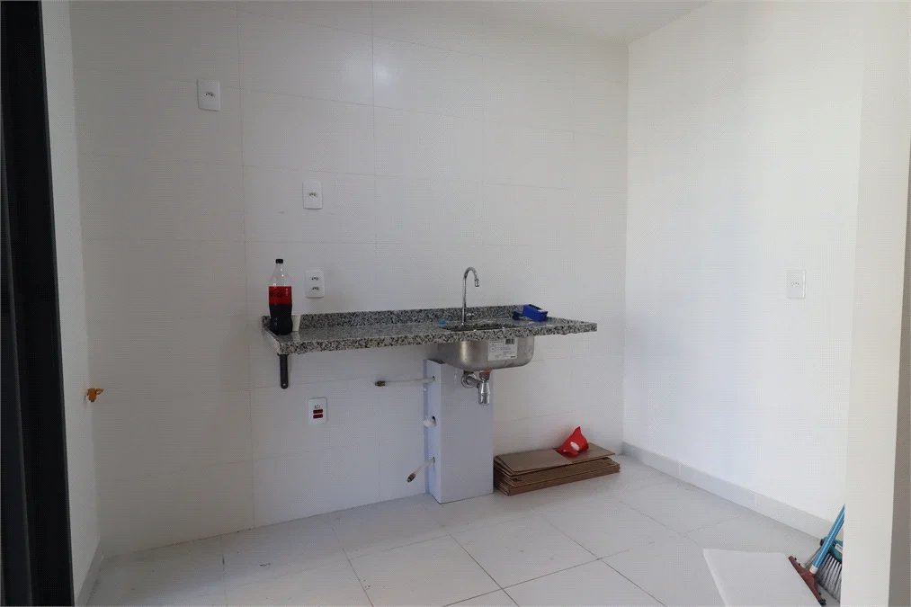 Apartamento à venda com 3 quartos, sendo 1 suíte, em Vila Anastácio, São Paulo, SP