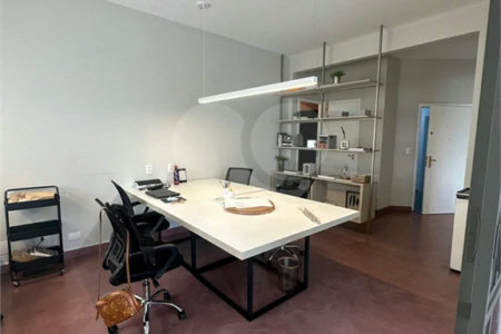 Sala comercial para venda ou locação na Avenida Paulista. 68m2