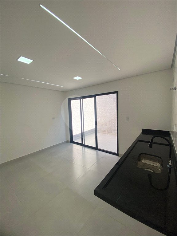 Sobrado à venda com 3 quartos, sendo 1 suíte, em Vila Lucia, São Paulo, SP