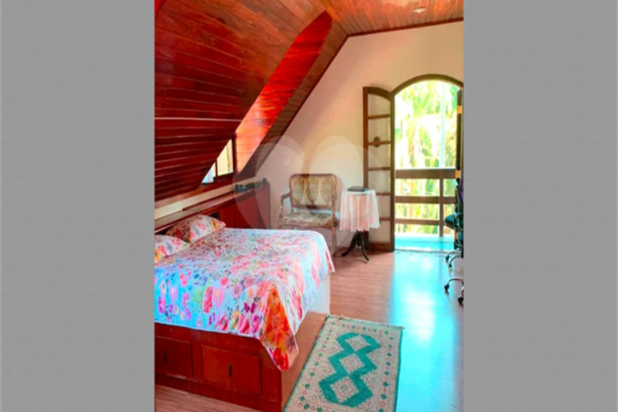 Casa à venda com 4 suítes em Roseira, Mairiporã, SP